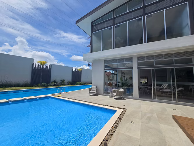 VENTA DE CASA EN CONDOMINIO BLUE, LOS ARCOS, HEREDIA