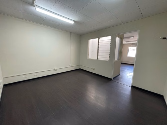 Se vende casa con uso de suelo mixto, San José (AD)