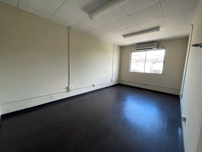 Se vende casa con uso de suelo mixto, San José (AD)