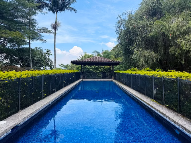 Exclusiva Hacienda de Lujo en Venta en Salitral de Santa Ana – Villa Artesana