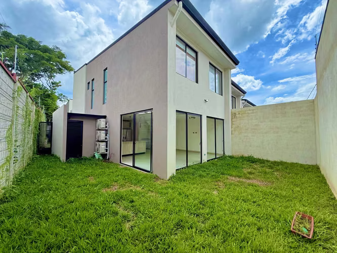Casa Nueva en Venta. De las Ultimas del Proyecto