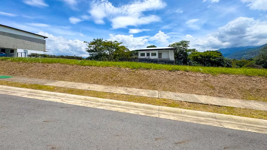 Se vende Lote en exclusivo condominio en San Rafael, Alajuela (MB). - Imagen 2