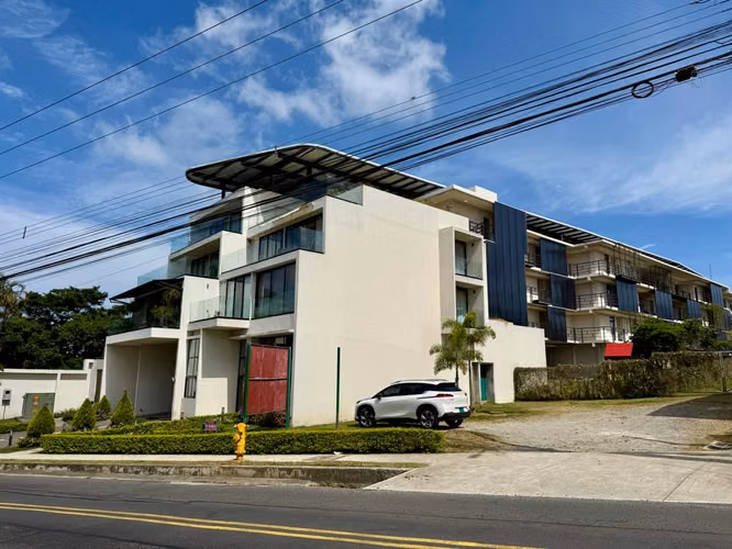 Se vende hermoso apartamento en San Rafael de Montes de Oca.