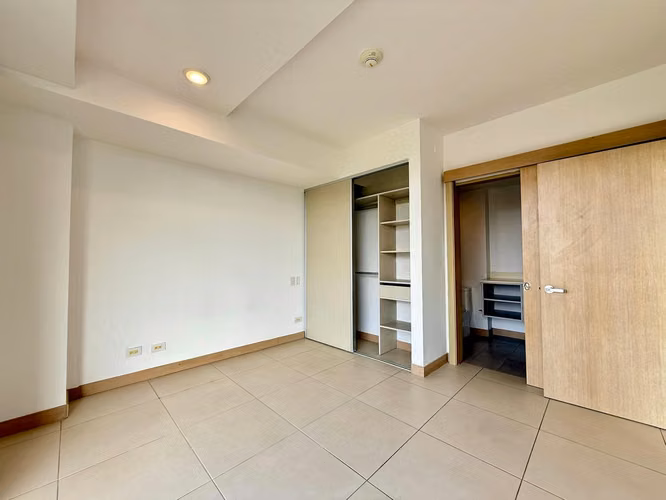 Se vende hermoso apartamento en San Rafael de Montes de Oca.