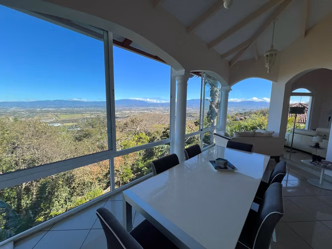 CASA EN VENTA CONDOMINIO. LA TRINIDAD DE MORA. VISTA PANORAMICA 180°. ESPACIOSA - Imagen 3