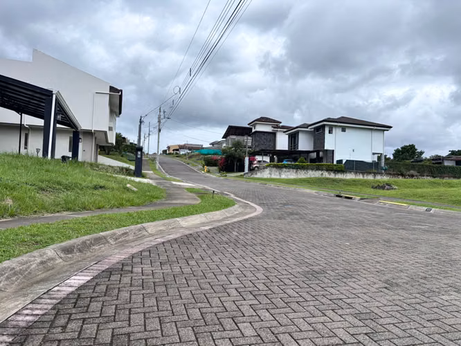 Lote totalmente plano a la venta LA GUÁCIMA ALAJUELA, esh - Imagen 4