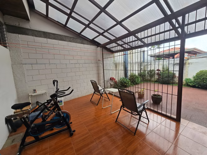 VENTA DE CASA ESQUINERA, AMPLIA EN HEREDIA CENTRO - Imagen 19