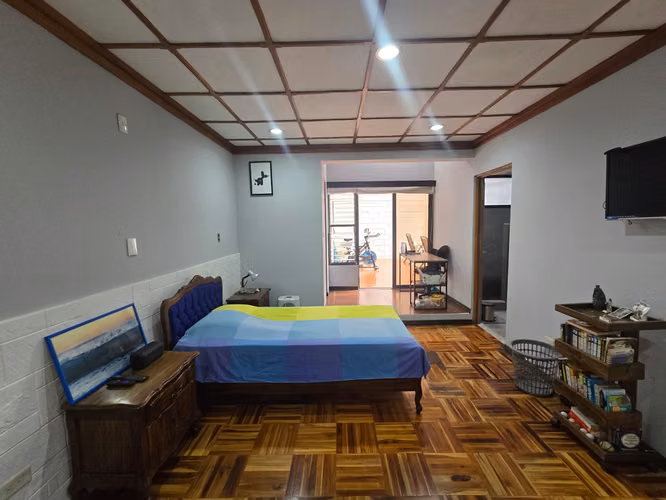 VENTA DE CASA ESQUINERA, AMPLIA EN HEREDIA CENTRO - Imagen 9