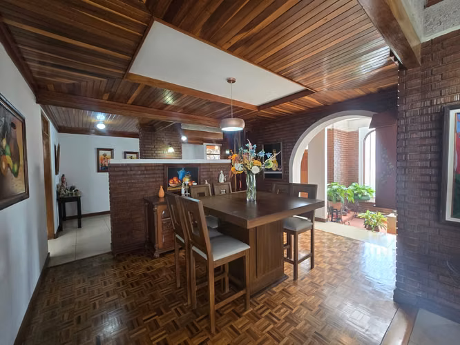 VENTA DE CASA ESQUINERA, AMPLIA EN HEREDIA CENTRO - Imagen 14