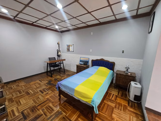 VENTA DE CASA ESQUINERA, AMPLIA EN HEREDIA CENTRO - Imagen 11