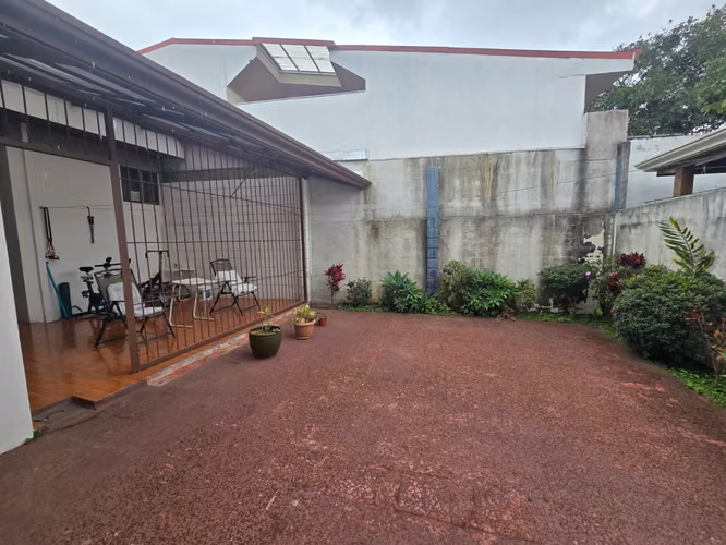 VENTA DE CASA ESQUINERA, AMPLIA EN HEREDIA CENTRO - Imagen 18