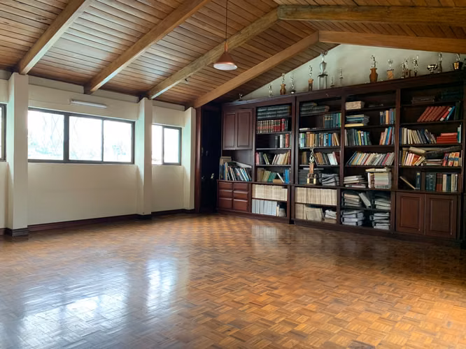 Se vende espectacular casa de un nivel en Yoses Sur