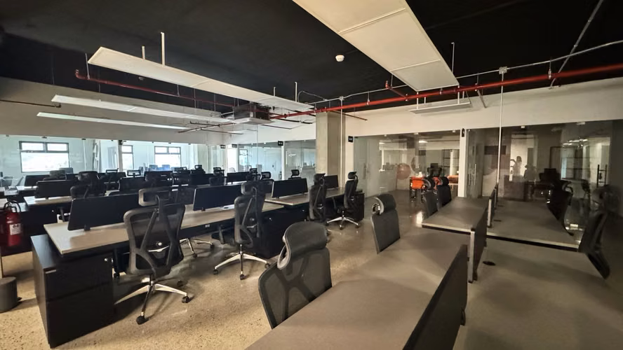 Venta/Alquiler de oficinas en Momentum Pinares, Curridabat (AD) - Imagen 2