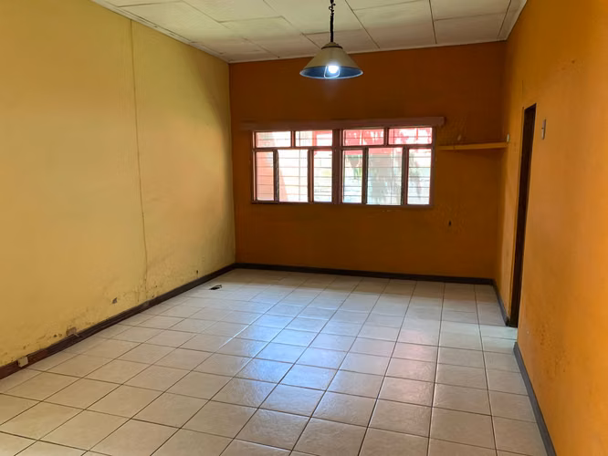 NL- id 40966 Venta de propiedad comercial sobre calle principal - Imagen 5