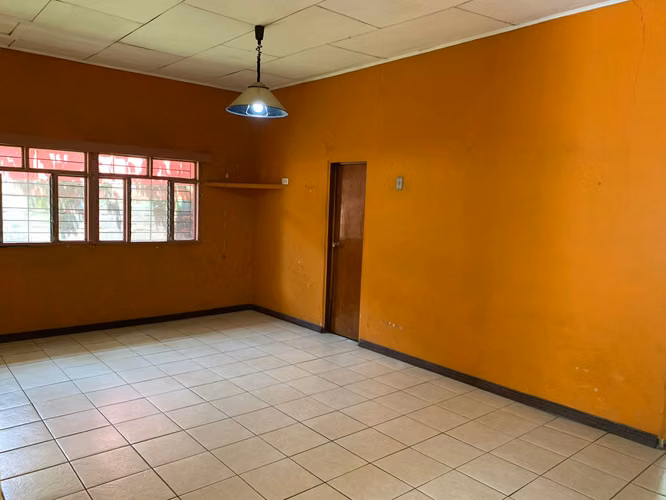 NL- id 40966 Venta de propiedad comercial sobre calle principal - Imagen 12