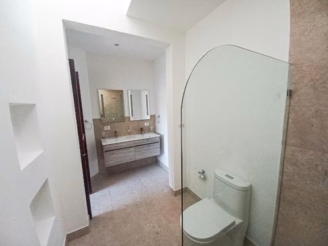 SE VENDE AMPLIA CASA EN ROHRMOSER $320000 REBAJADA - Imagen 8