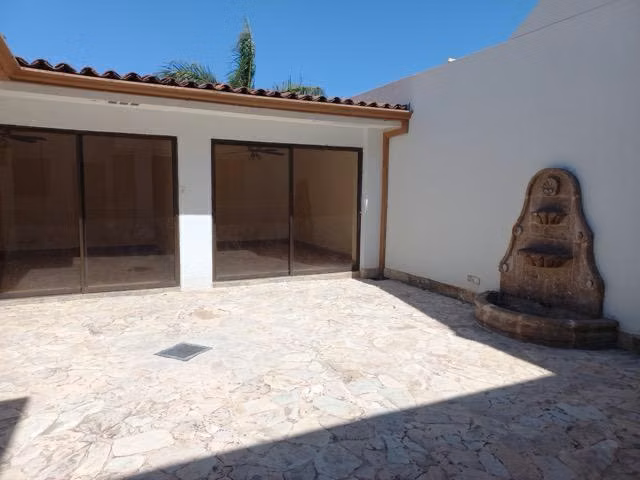 SE VENDE AMPLIA CASA EN ROHRMOSER $320000 REBAJADA - Imagen 2