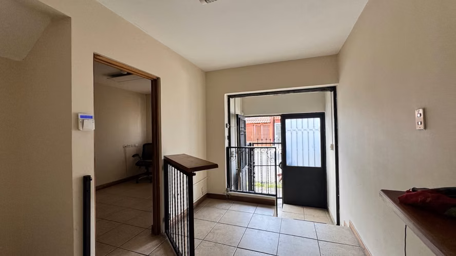 Venta edificio comercial de 3 pisos, Plaza Víquez, San José (AD) - Imagen 24