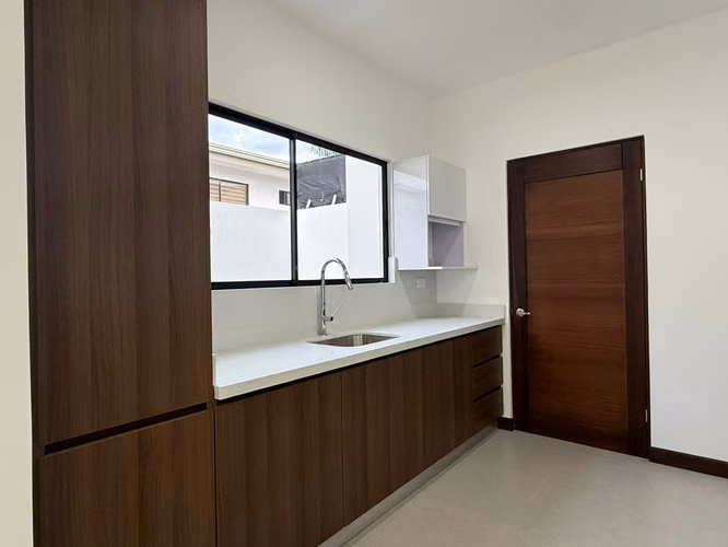 3005 / Casa / NUEVA / venta / Concepción / Moderna / Terraza / Espaciosa - Imagen 3