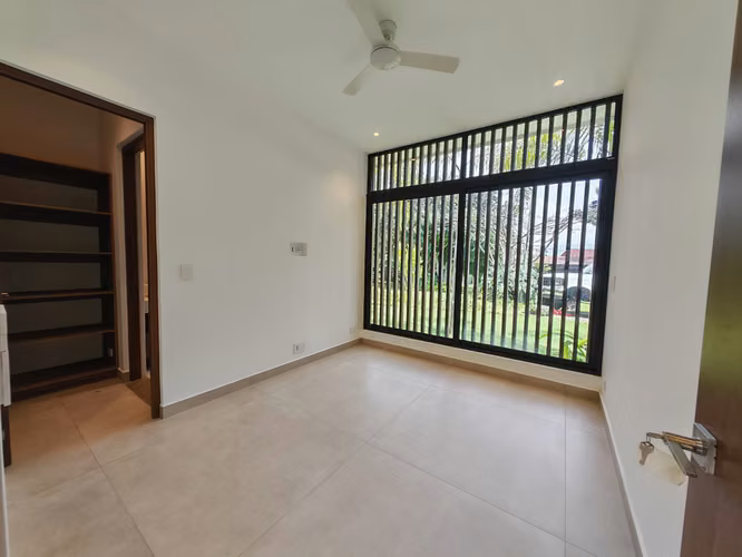 VENTA DE CASA EN RESIDENCIAL EN LAURELES DE ESCAZÚ - Imagen 12
