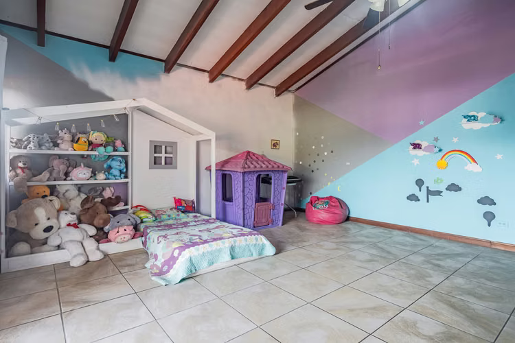 Se Vende –Casa con Vista al Campo de Golf en Ciudad Cariari, Heredia–VH