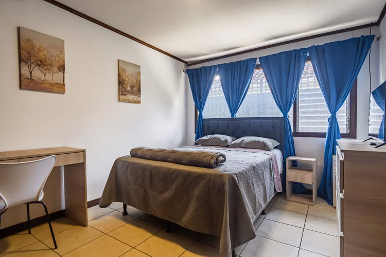 Se Vende –Casa con Vista al Campo de Golf en Ciudad Cariari, Heredia–VH