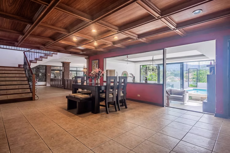Se Vende –Casa con Vista al Campo de Golf en Ciudad Cariari, Heredia–VH