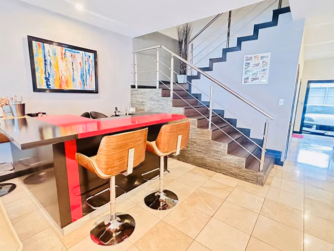 id # 40551 venta de Amplia y Moderna Casa de habitación planta baja