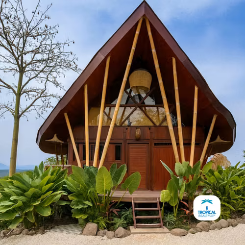 Paraíso en Playa Hermosa – Casa con Vista a la Montaña