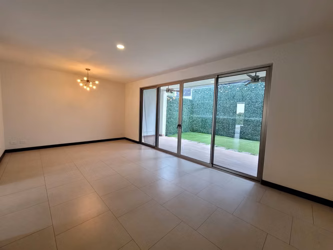 En venta casa en condominio en San Antonio de Escazú