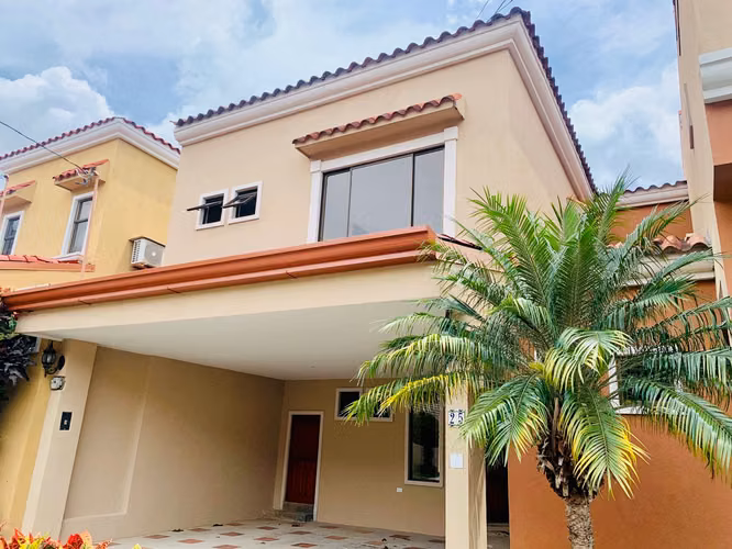 SE VENDE CASA EN CONDOMINIO CERCA RUTA 27, SANTA ANA POZOS.