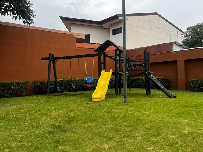 SE VENDE CASA EN CONDOMINIO CERCA RUTA 27, SANTA ANA POZOS.