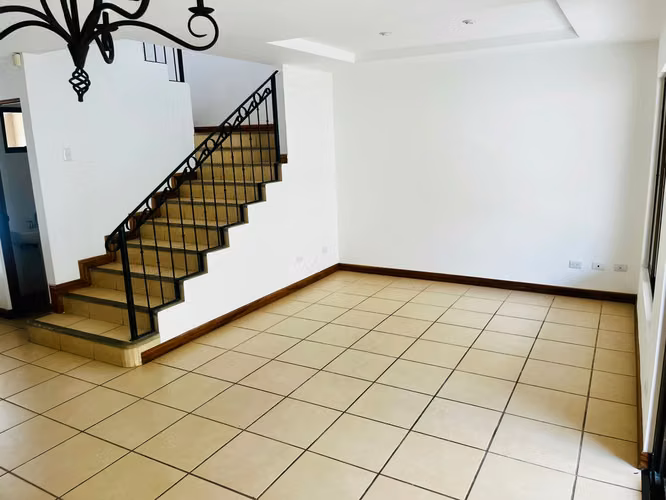SE VENDE CASA EN CONDOMINIO CERCA RUTA 27, SANTA ANA POZOS.