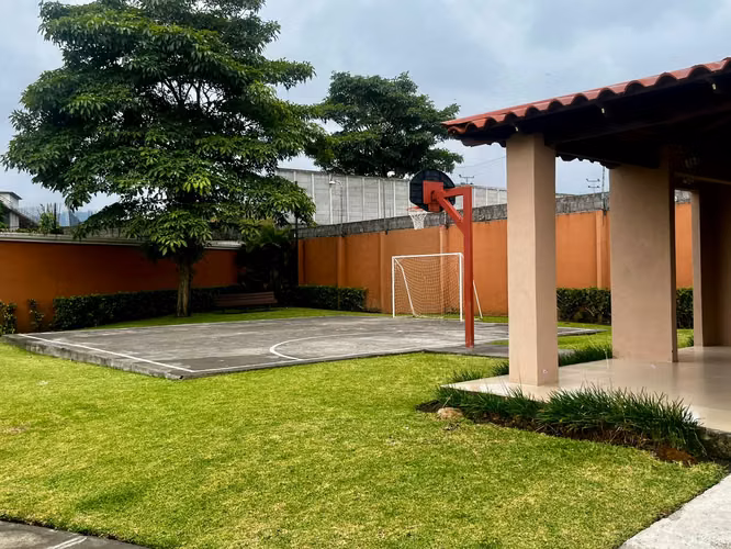 SE VENDE CASA EN CONDOMINIO CERCA RUTA 27, SANTA ANA POZOS.