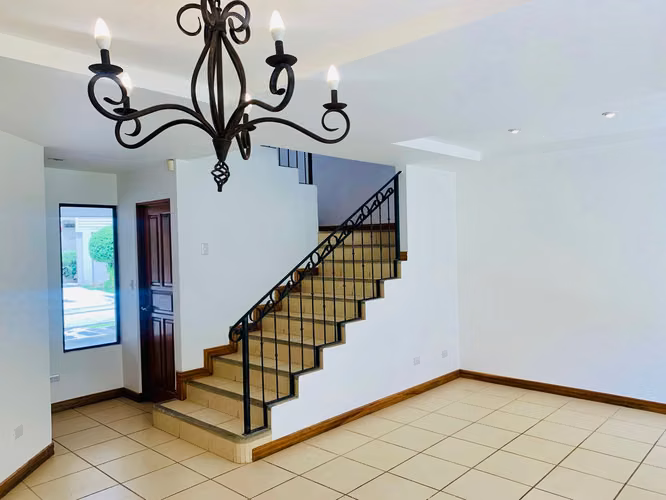 SE VENDE CASA EN CONDOMINIO CERCA RUTA 27, SANTA ANA POZOS.