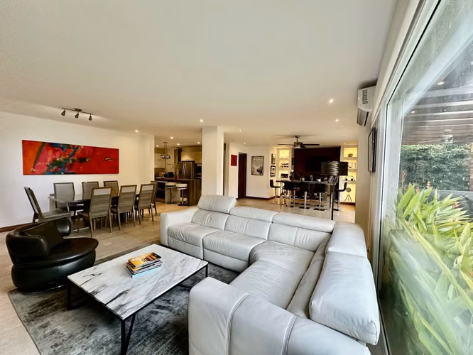 Venta casa contemporánea con patio amplio , Guachipelin, Escazú (FAU) - Imagen 3