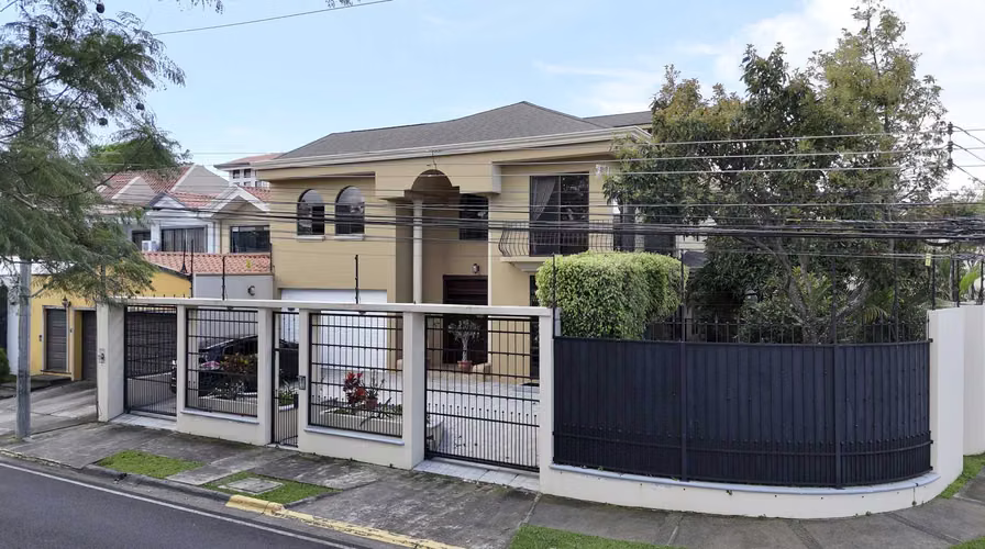 id # 40301 Venta de casa en Pinares