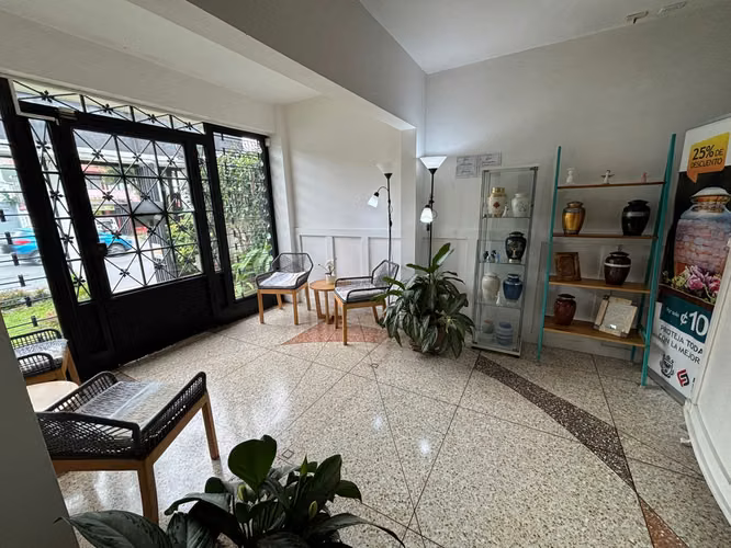 Se vende propiedad comercial sobre el paseo colon! 5858