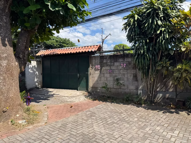 PROPIEDAD COMERCIAL EN RIO ORO DE SANTA ANA 1.090m2 - Imagen 2