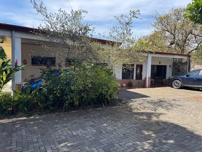 PROPIEDAD COMERCIAL EN RIO ORO DE SANTA ANA 1.090m2 - Imagen 10