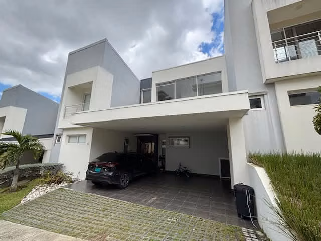 Moderna casa en condominio en venta en Curridabat, 5855