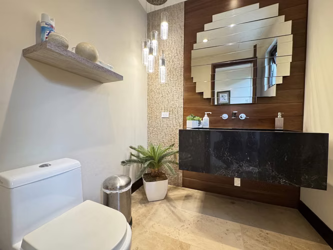 Se vende Casa de lujo en Valle del Sol, Pozos, Santa Ana (AD).