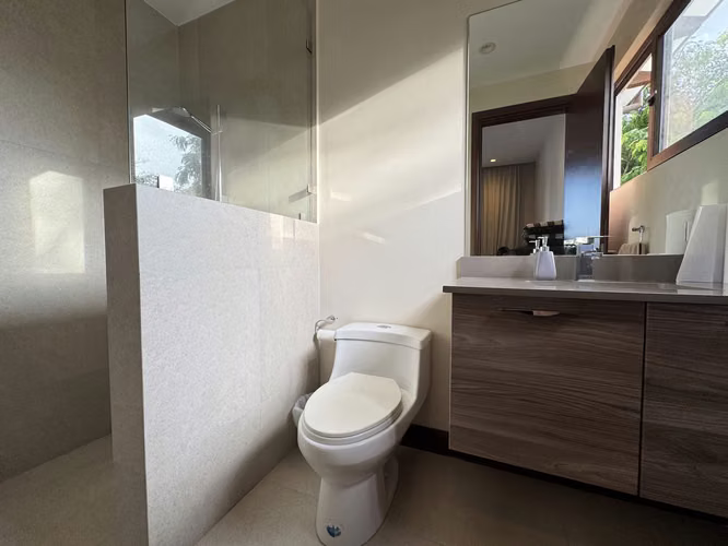 Se vende Casa de lujo en Valle del Sol, Pozos, Santa Ana (AD).