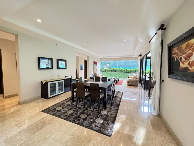 Se vende Casa de lujo en Valle del Sol, Pozos, Santa Ana (AD).