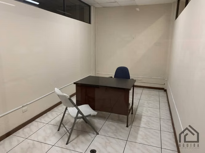 Oficinas pequeñas en Moravia incluye todos los servicios