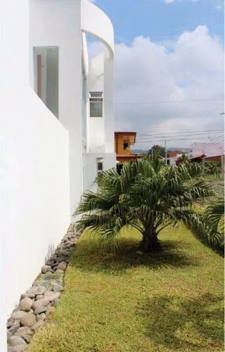 Se vende amplia casa en residencial en Alajuela - Imagen 11