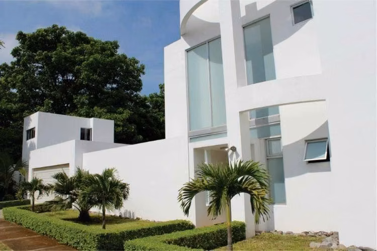 Se vende amplia casa en residencial en Alajuela - Imagen 10
