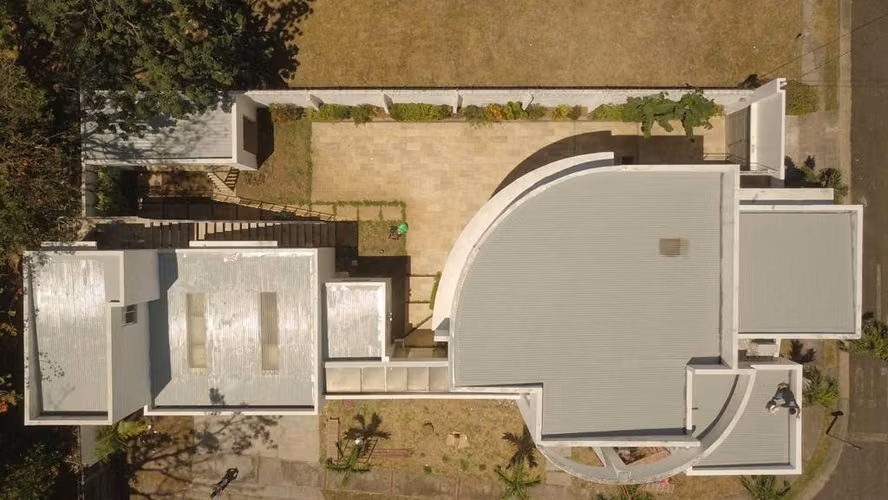 Se vende amplia casa en residencial en Alajuela - Imagen 17