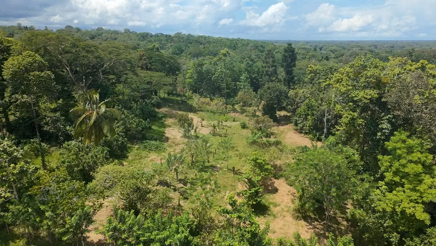 Propiedad estratégica sobre ruta 32
