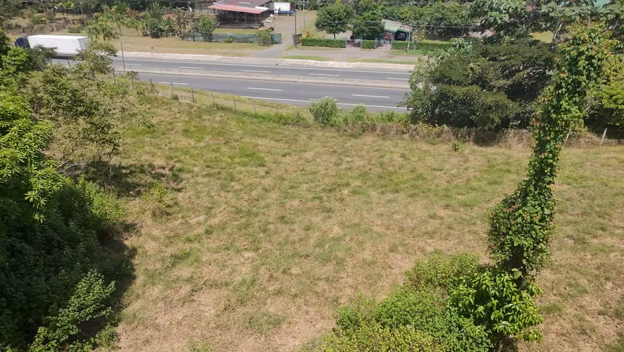 Propiedad estratégica sobre ruta 32